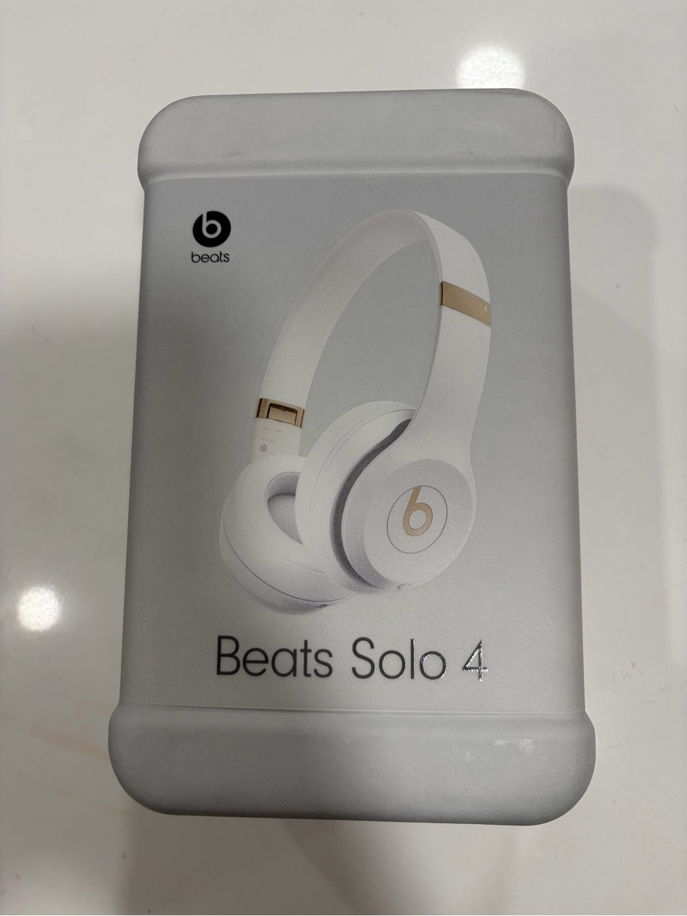 NEW IN UNOPENED BOX Beats Solo 4 Wireless Headphones - White with Gold Accents